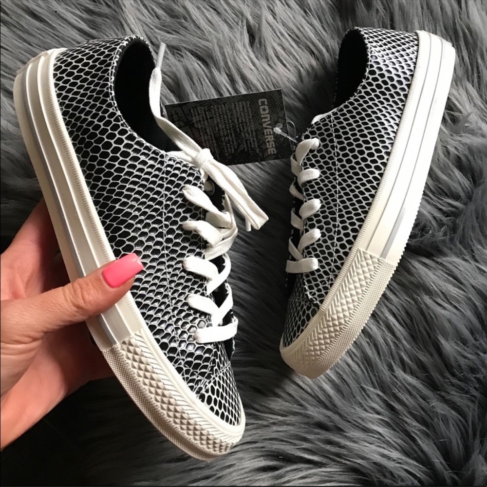 NEW 🤩 CONVERSE WOMENS ALLSTAR LOWTOP